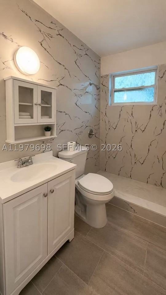 374 Nw 31st Ave - Photo 2 of 10