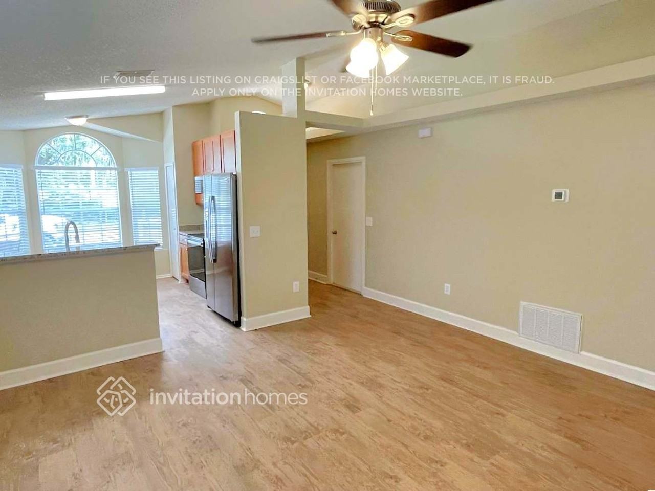 924 N Grant St - Photo 3 of 12