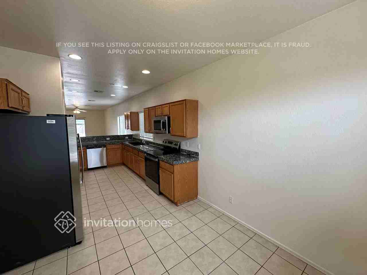 2213 W Carolina Dr - Photo 5 of 22