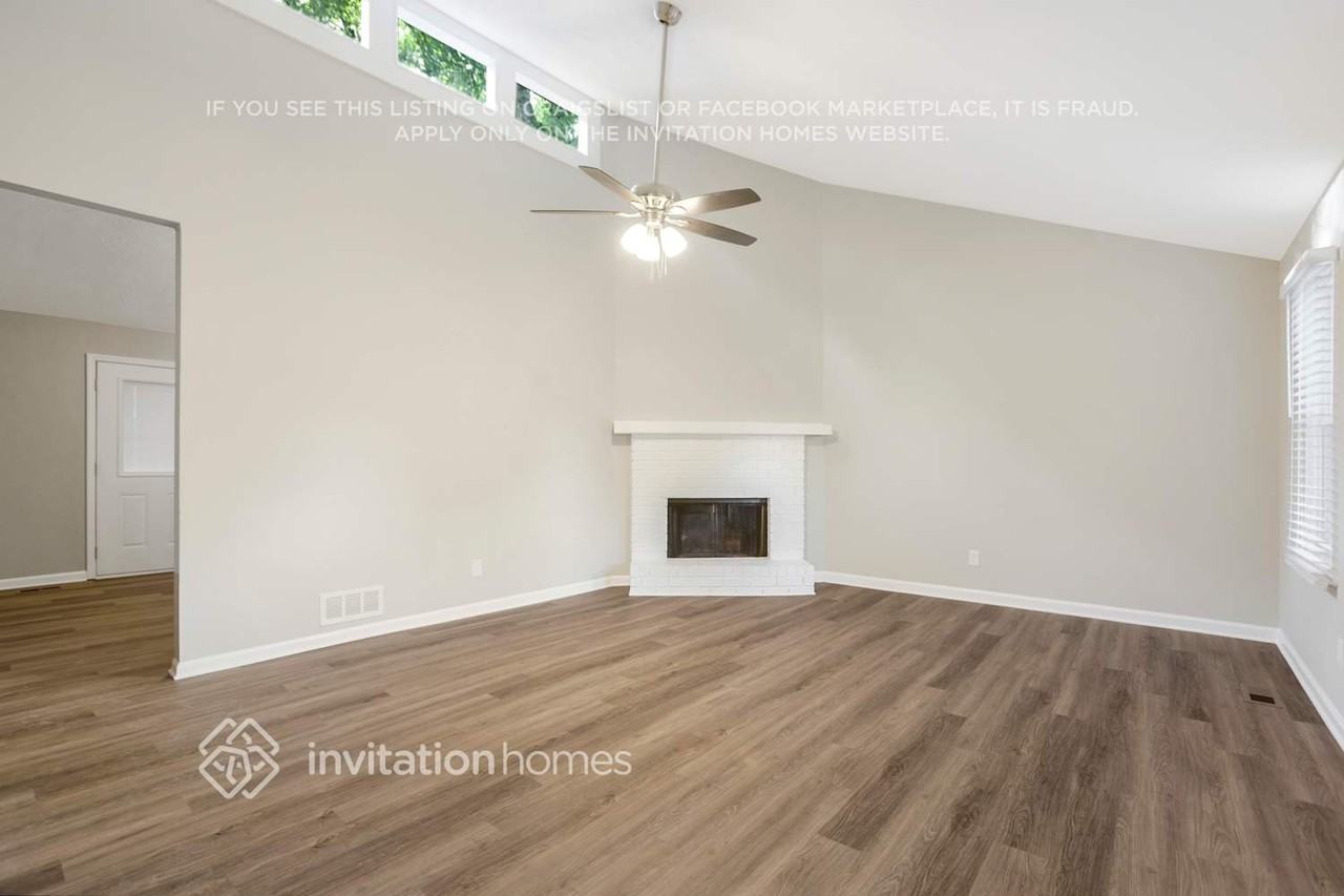 3997 Reid Rd - Photo 4 of 28