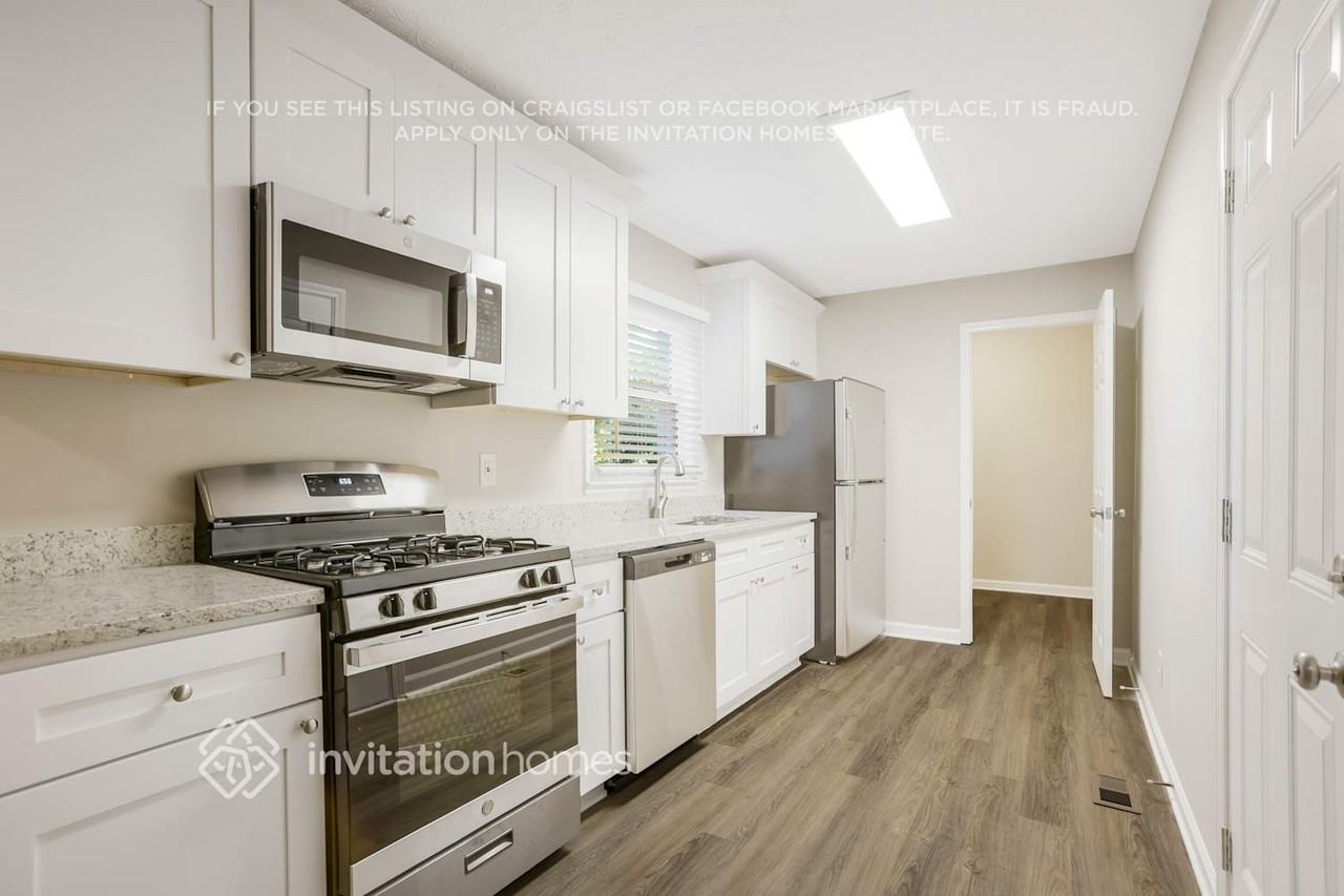3997 Reid Rd - Photo 7 of 28