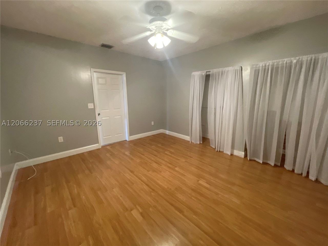 9301 Sw 54th St - Photo 6 of 50