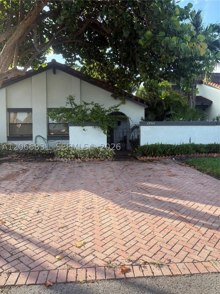 17919 Nw 66th Ct - Photo 2 of 29