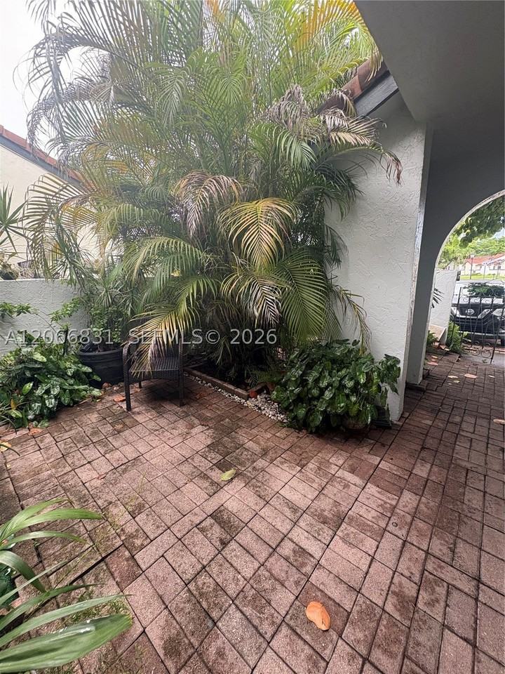 17919 Nw 66th Ct - Photo 4 of 29