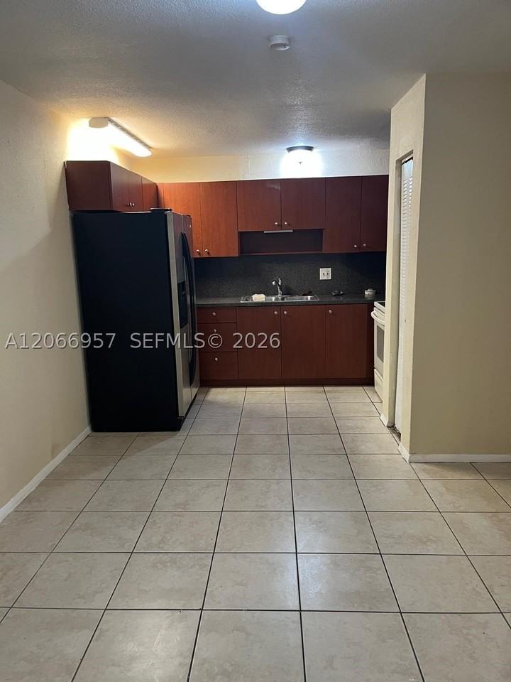 7721 Sw 10th Ct #D - Photo 2 of 9