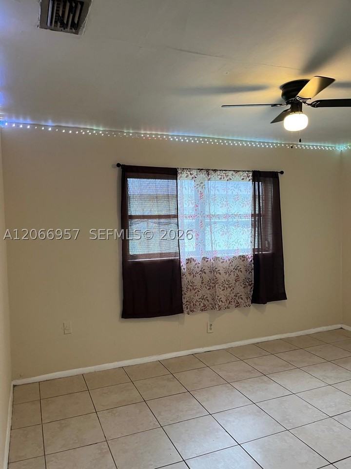 7721 Sw 10th Ct #D - Photo 7 of 9