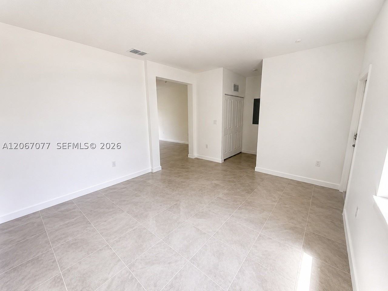 2608 Se 25th Rd - Photo 4 of 22