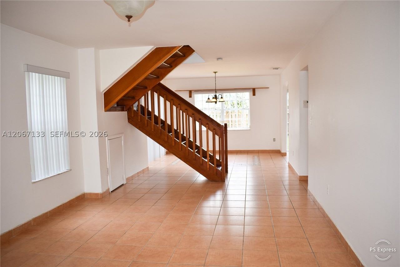 11759 Sw 117th Pl - Photo 4 of 24
