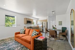 165 Nw 39th St #7 - Photo 1 of 1