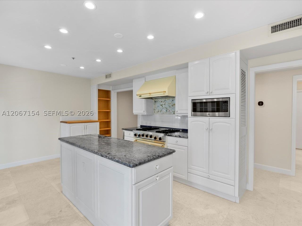 730 3rd St #101 - Photo 6 of 27