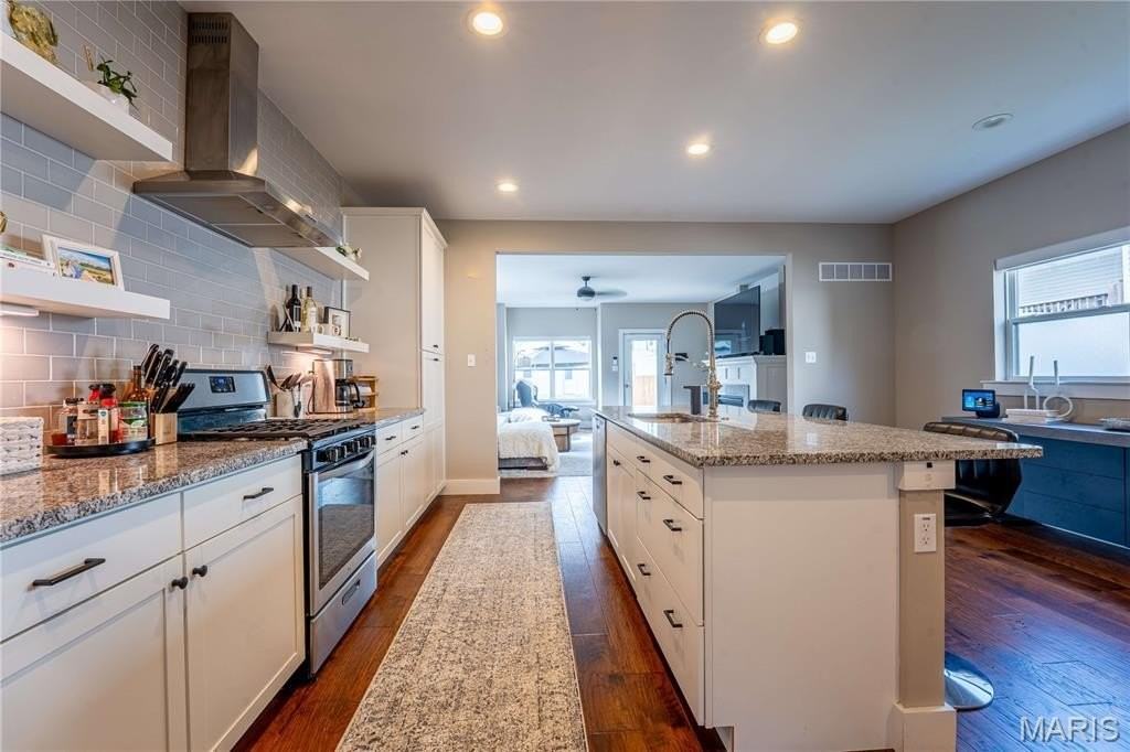 6507 Nashville Ave - Photo 5 of 48