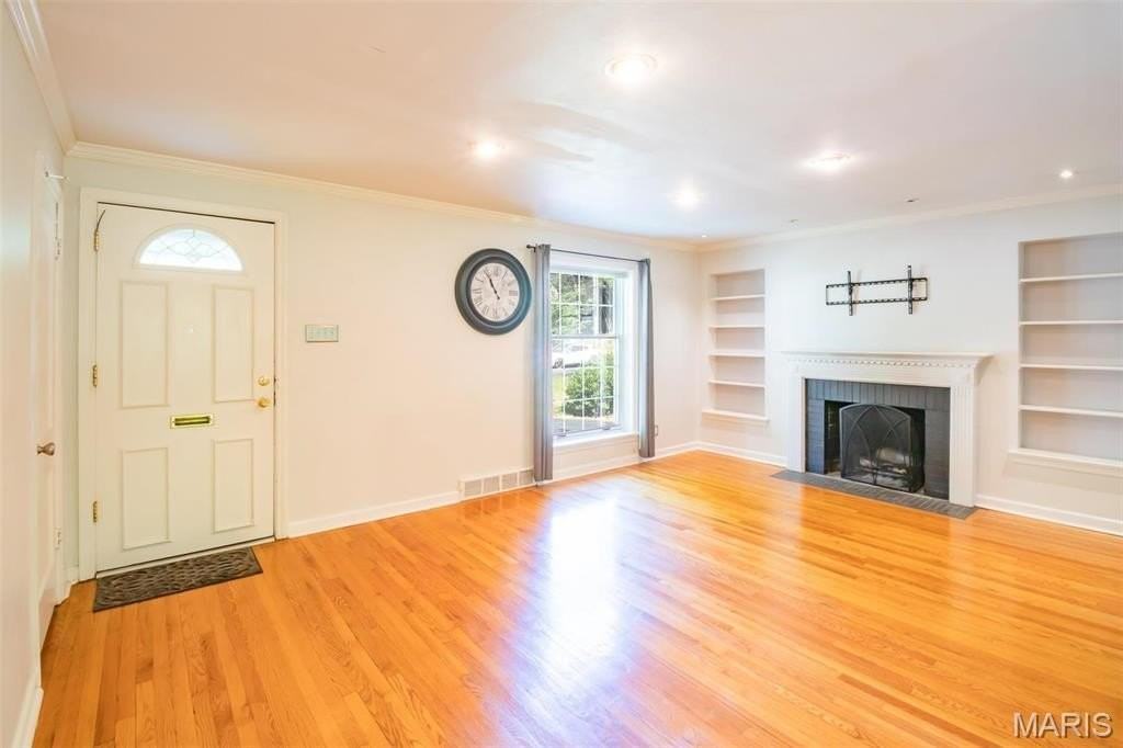 330 Calvert Ave - Photo 4 of 31