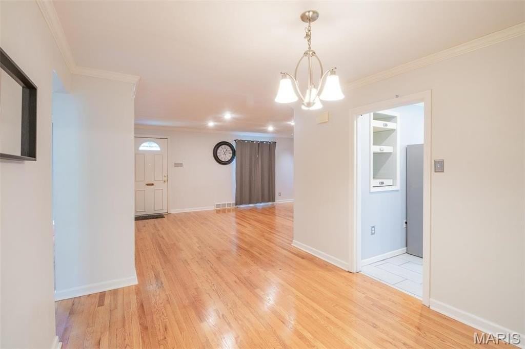330 Calvert Ave - Photo 6 of 31