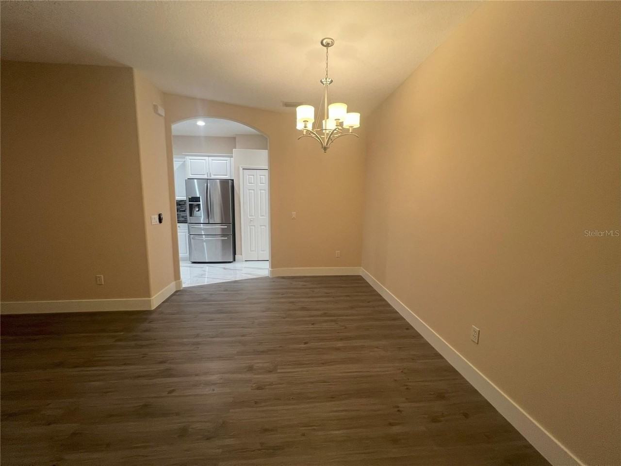 1066 Whitegate Ct - Photo 6 of 31