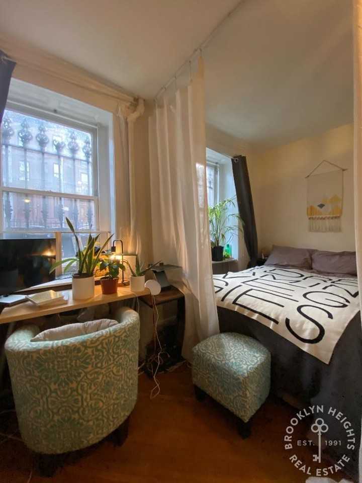111 Saint Johns Pl #1