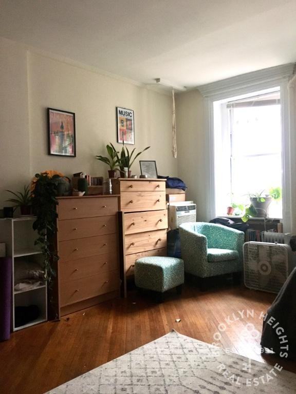111 Saint Johns Pl #1 - Photo 4 of 9