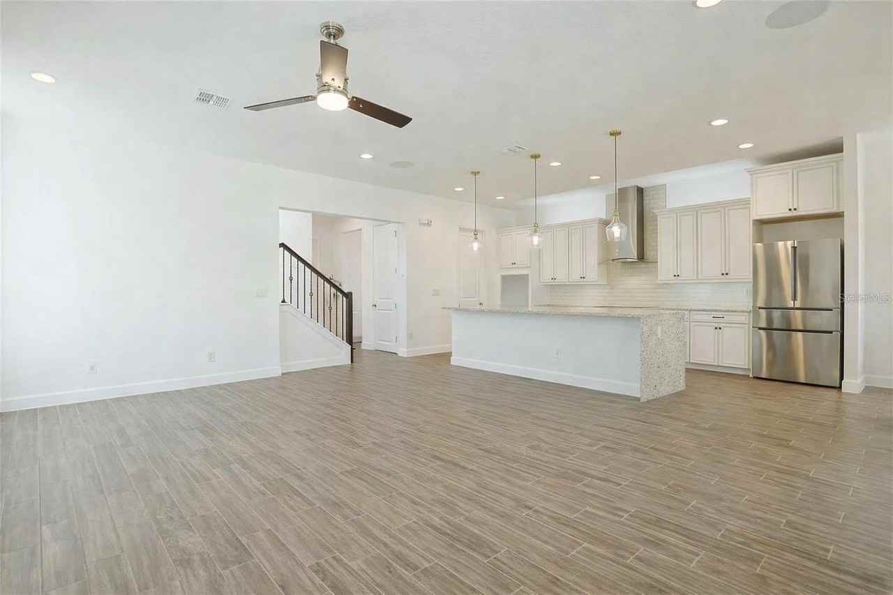 7038 Arnoldson St - Photo 4 of 43