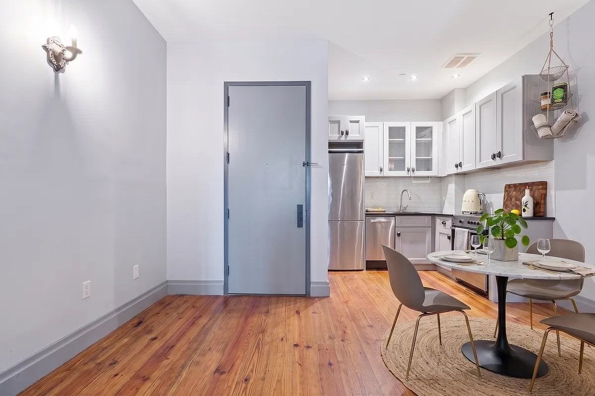 390 5th Ave #3F - Photo 4 of 6