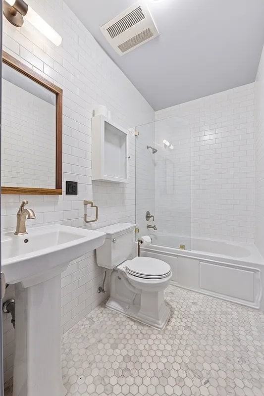 390 5th Ave #3F - Photo 6 of 6