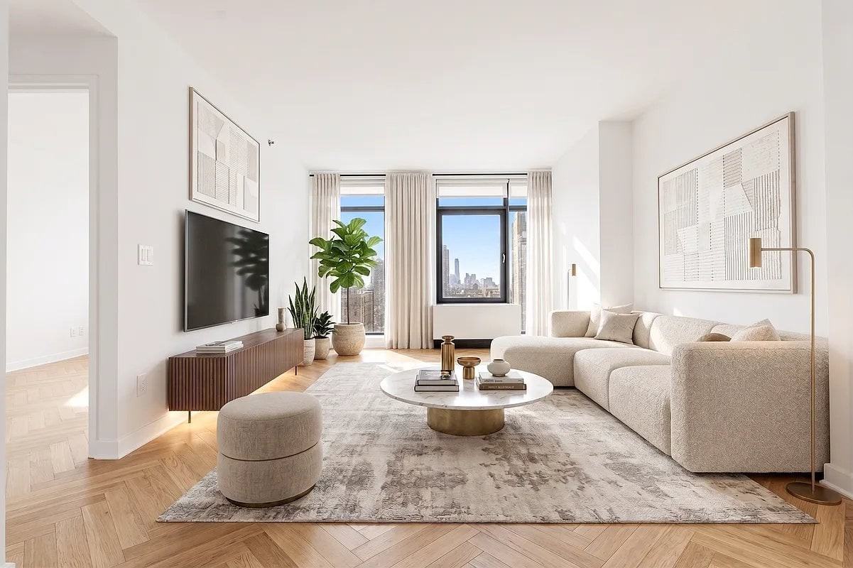49 E 34th St #22A