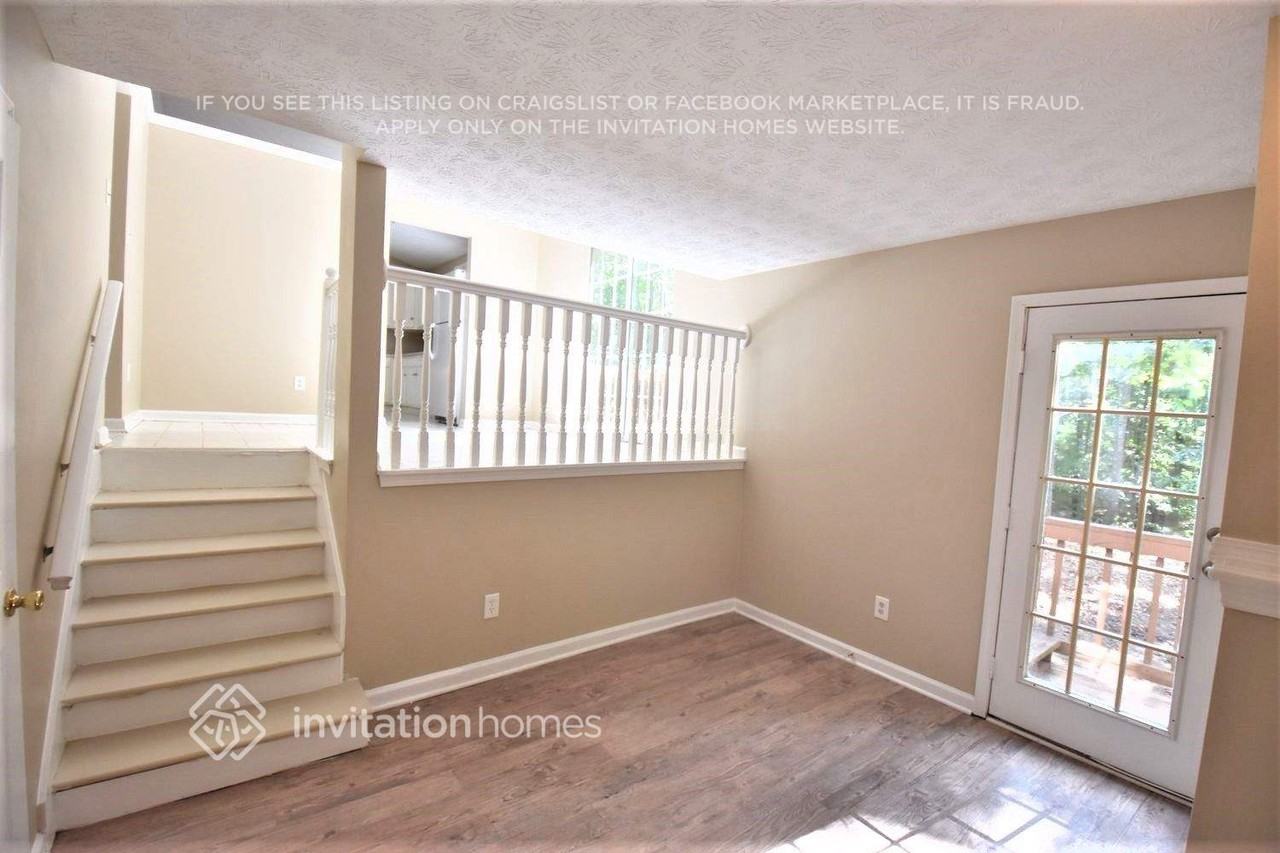 112 Old Hickory Pt - Photo 4 of 12
