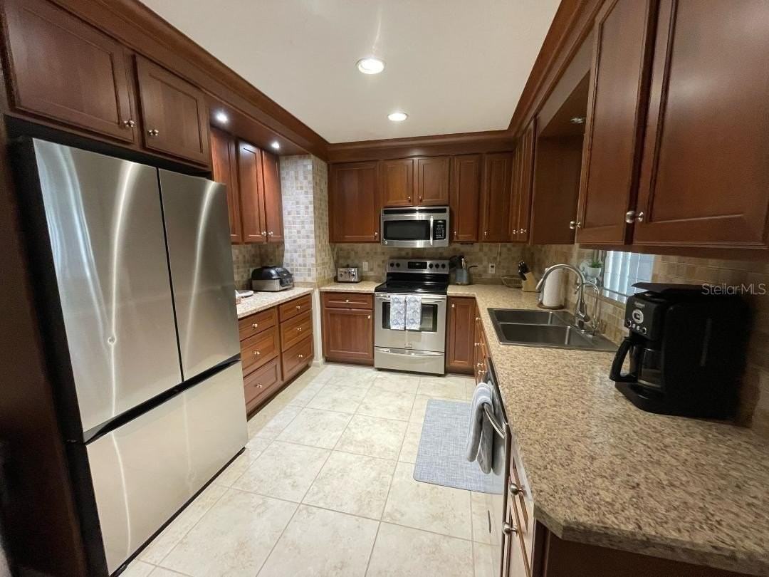 6015 Carlton Ave - Photo 3 of 12