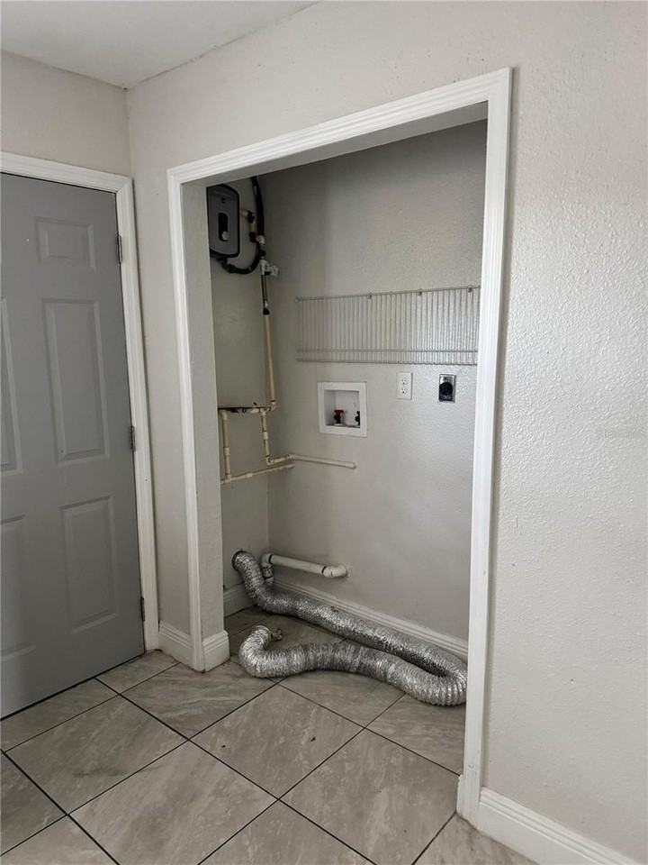 1112 Martin St #C - Photo 7 of 11