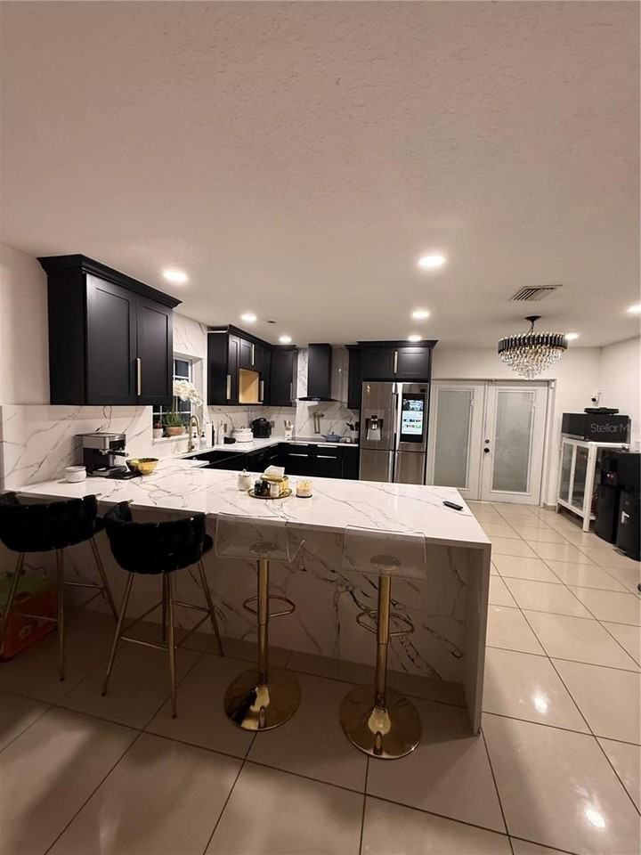1305 E Louise Ave - Photo 5 of 12