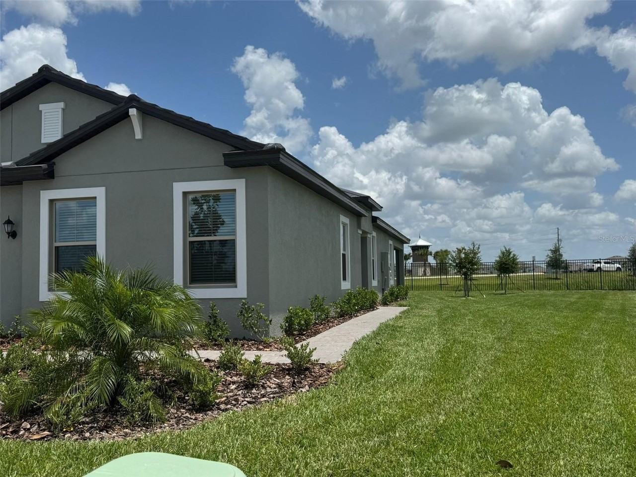 32040 Griffin Sands Ln - Photo 3 of 50