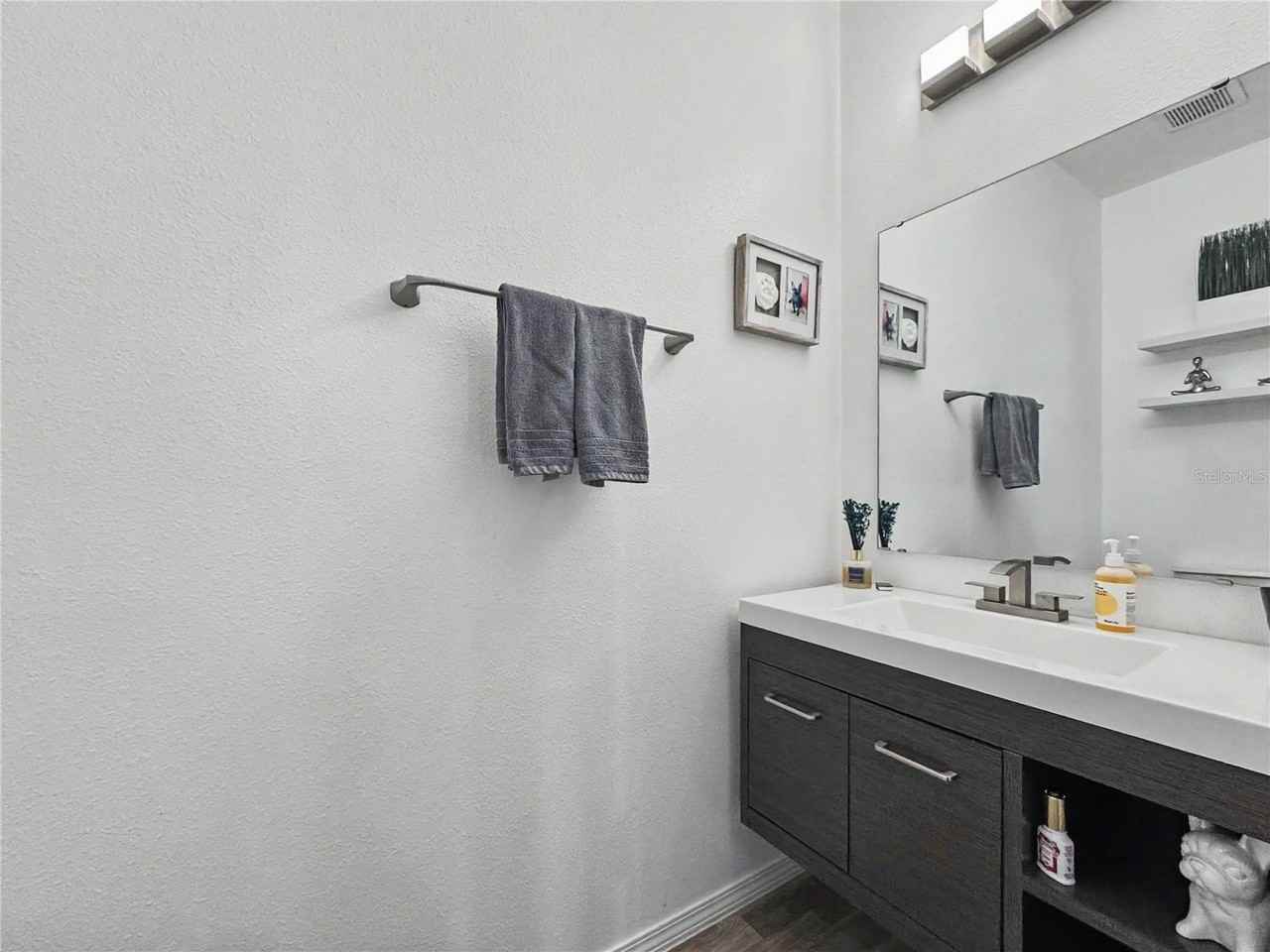 4842 Chatterton Way - Photo 7 of 33
