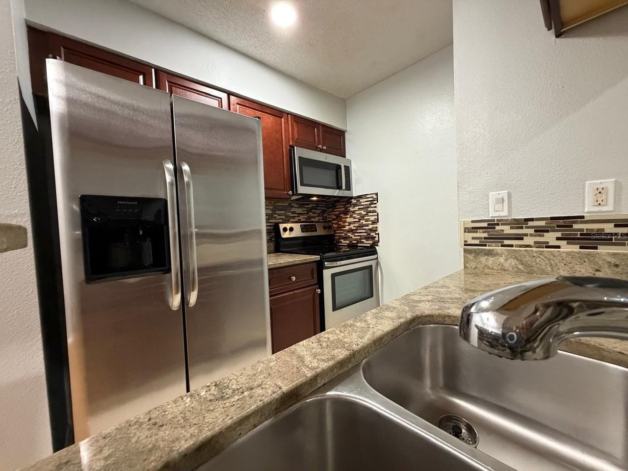 8643 Mallard Reserve Dr #202 - Photo 3 of 31