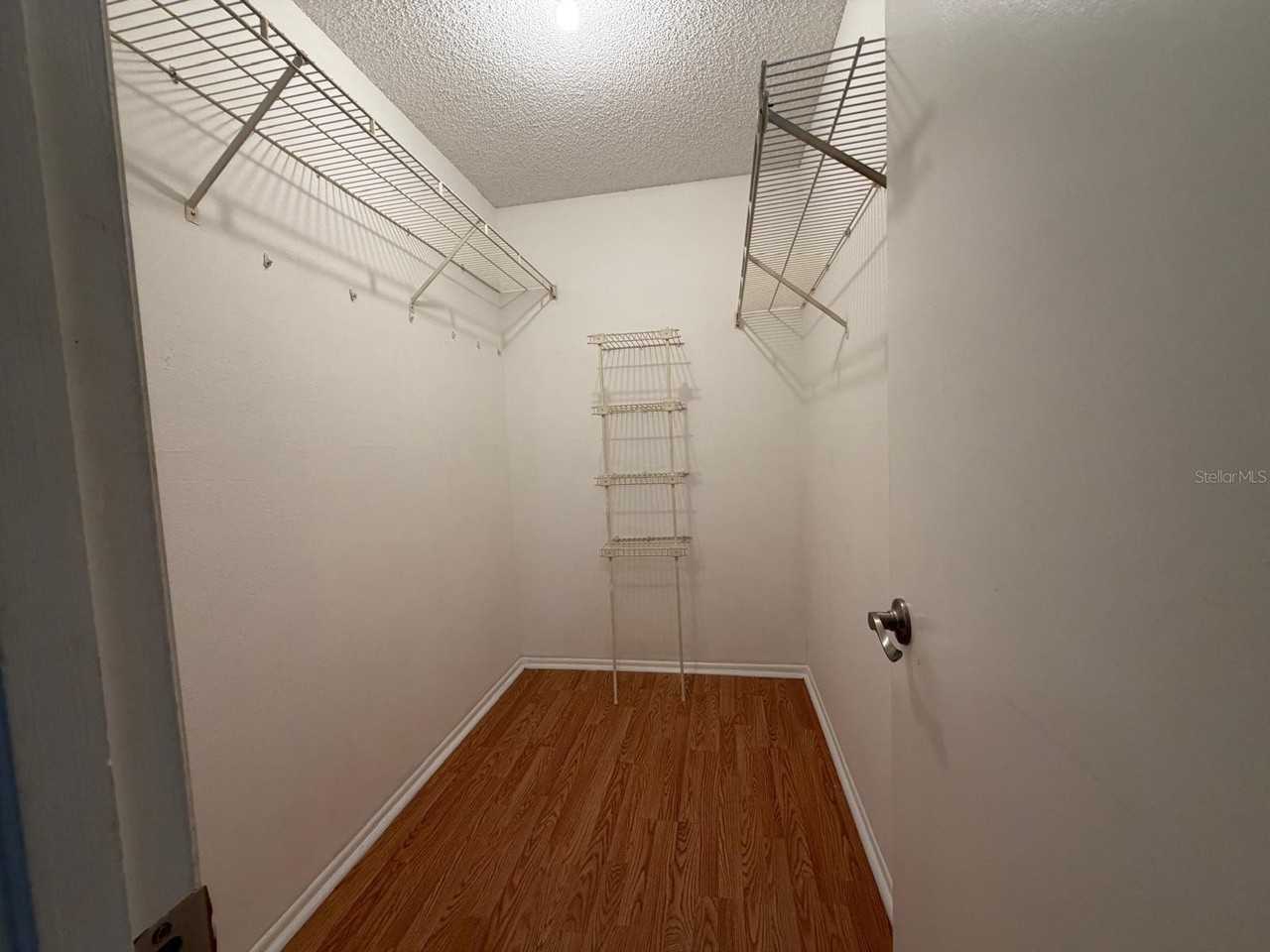 8643 Mallard Reserve Dr #202 - Photo 6 of 31