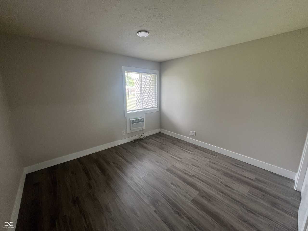 939 W Mckay Rd - Photo 7 of 14