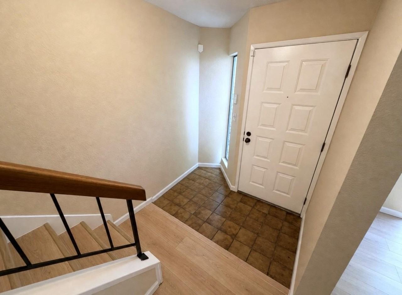 1662 Parkside Dr - Photo 2 of 33