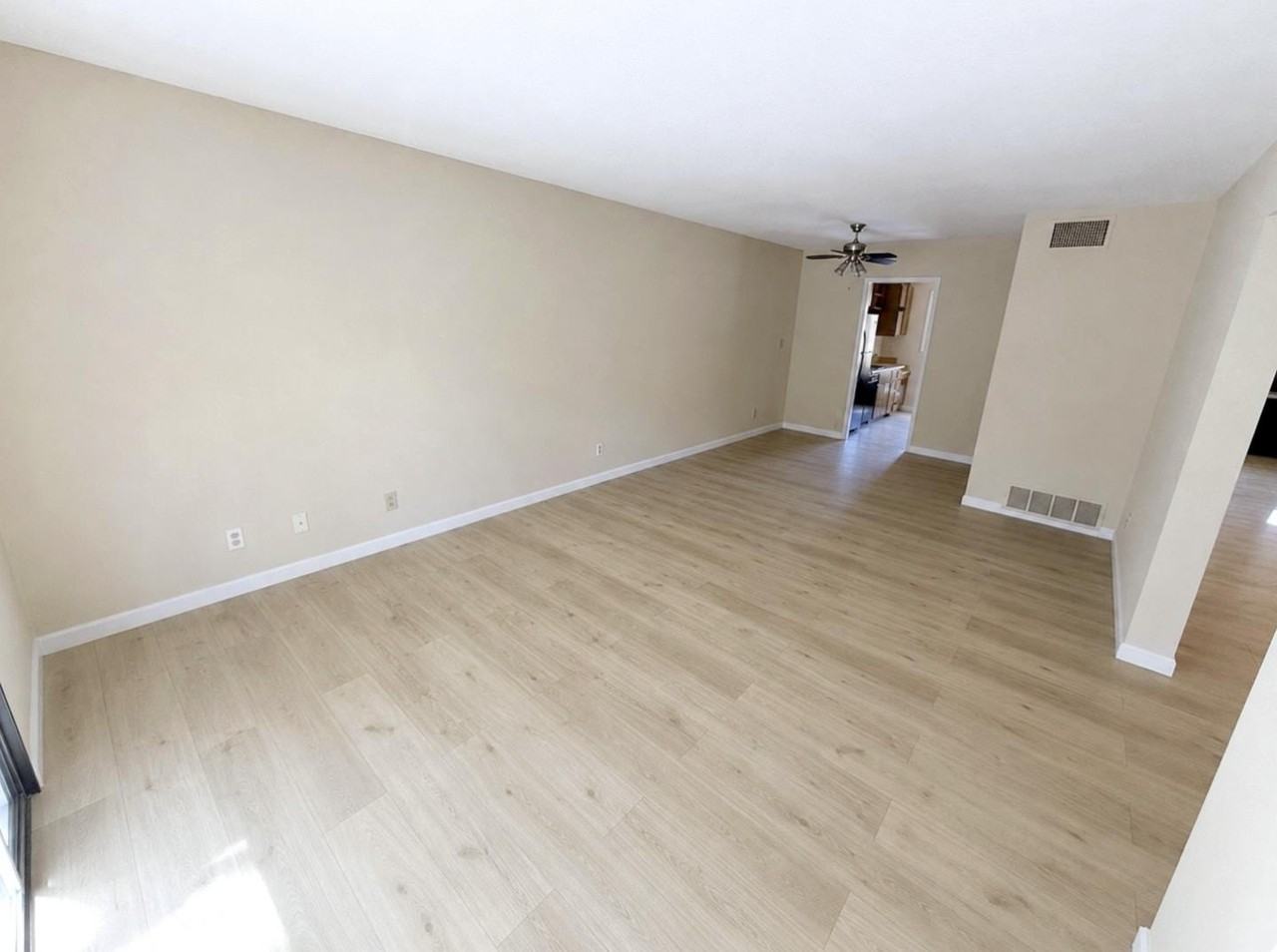 1662 Parkside Dr - Photo 4 of 33