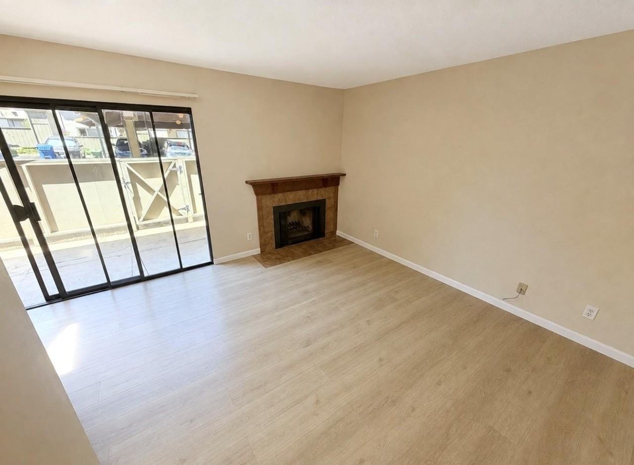 1662 Parkside Dr - Photo 5 of 33