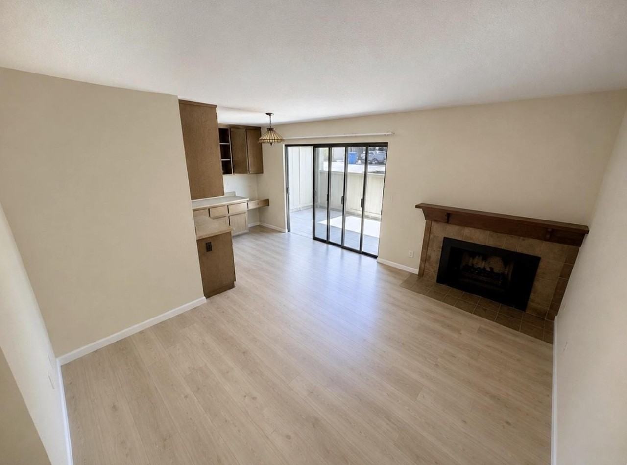 1662 Parkside Dr - Photo 6 of 33