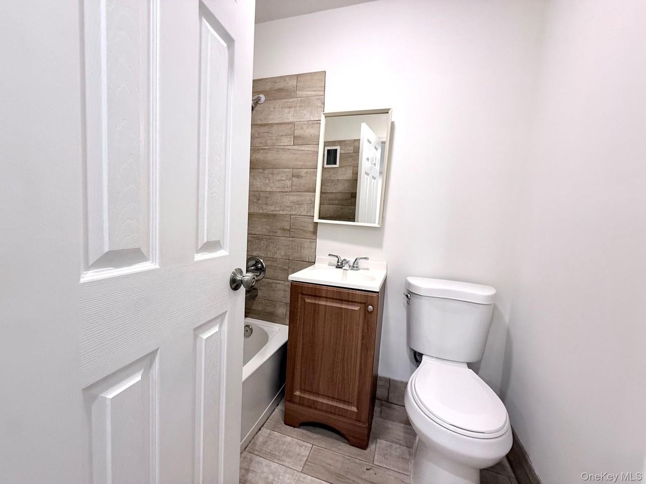 6911 79th St #2 - Photo 5 of 9