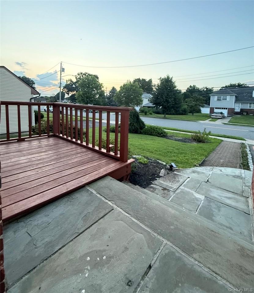 6 Gateway - Photo 3 of 16