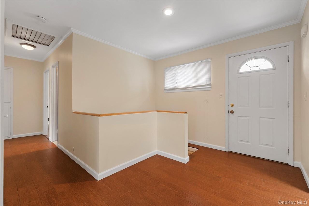 7 Kroll St - Photo 3 of 27