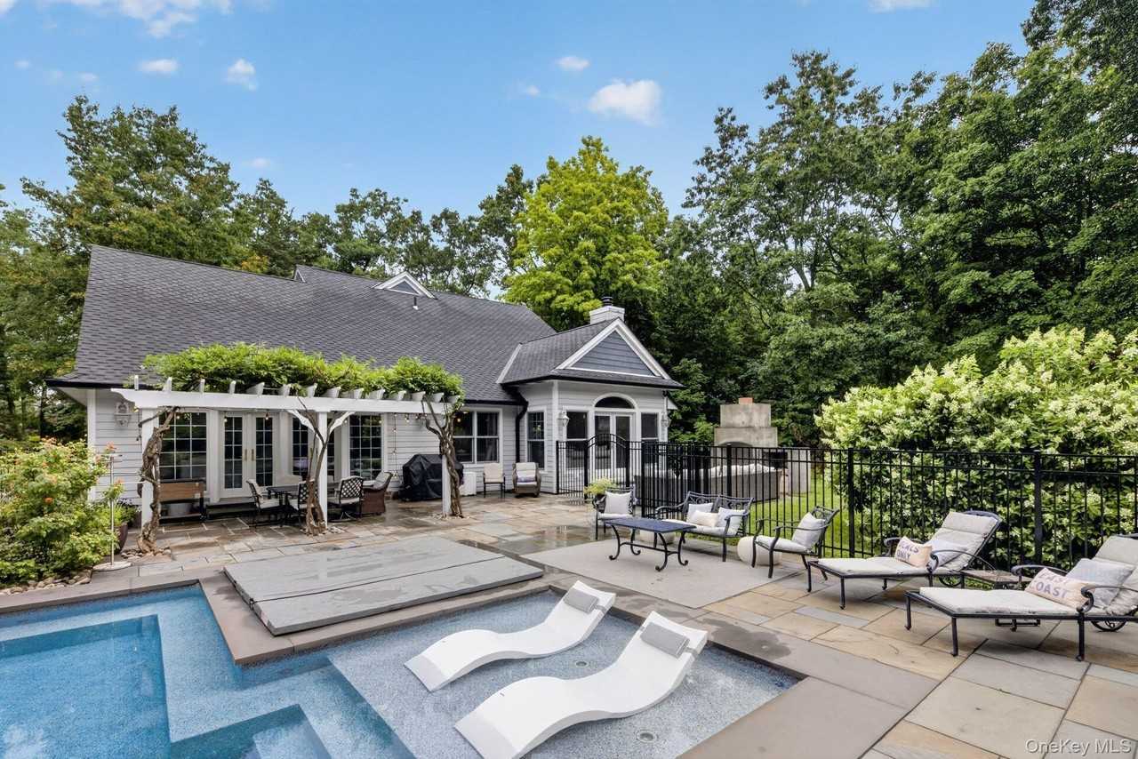 11 Sky View Ct - Photo 4 of 50