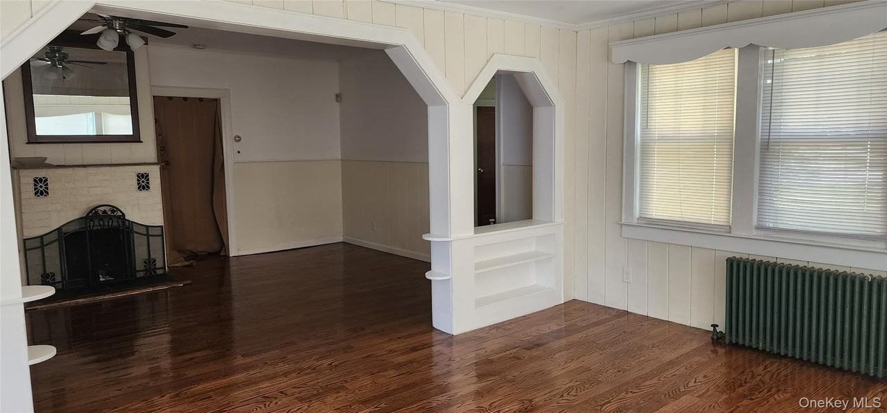 9 Babylon Rd - Photo 4 of 16