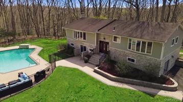 featured image of 263 Oyster Bay Rd