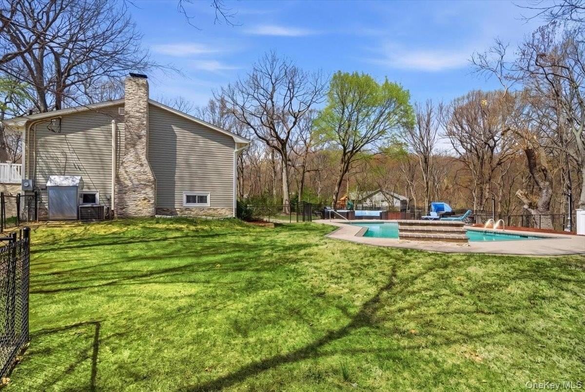 263 Oyster Bay Rd - Photo 4 of 42