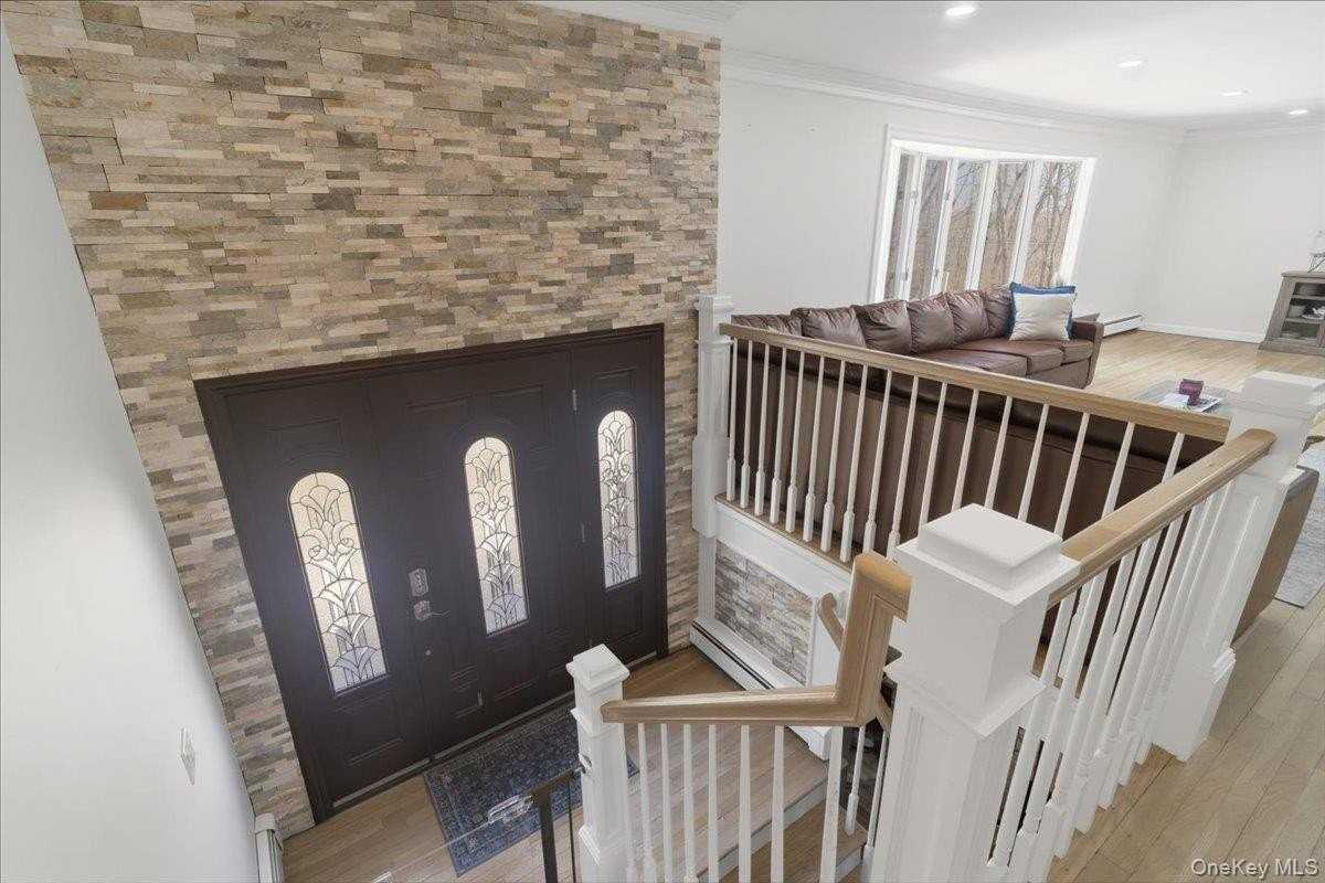 263 Oyster Bay Rd - Photo 7 of 42