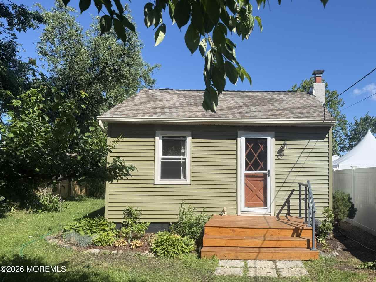 33 Wooley St #B - Photo 2 of 18
