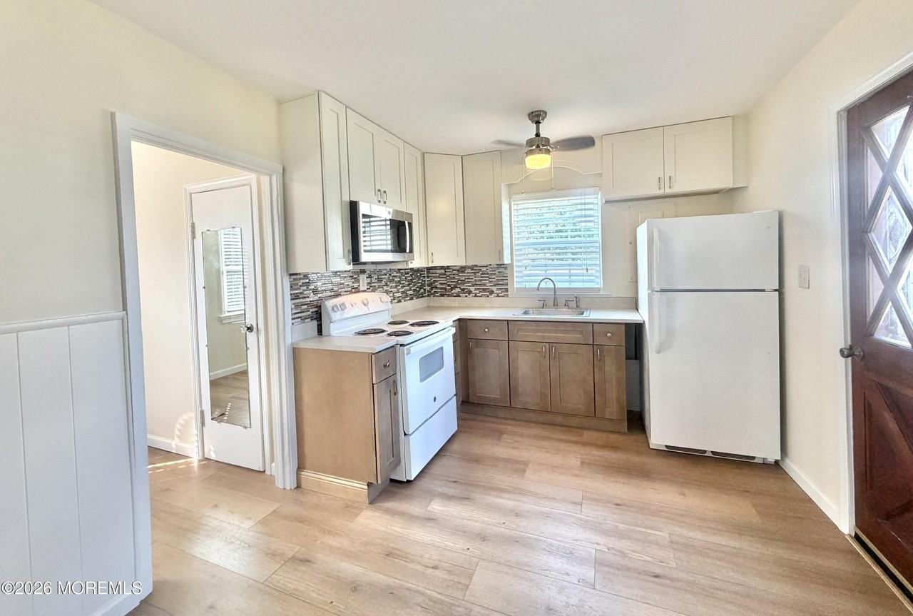 33 Wooley St #B - Photo 5 of 18