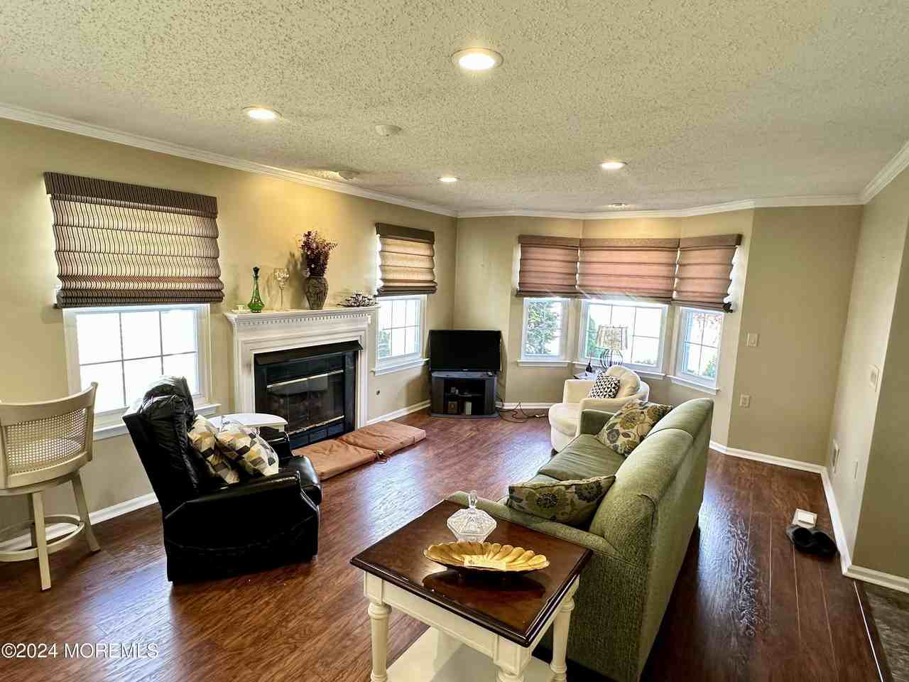 21 Dogwood Dr - Photo 6 of 18