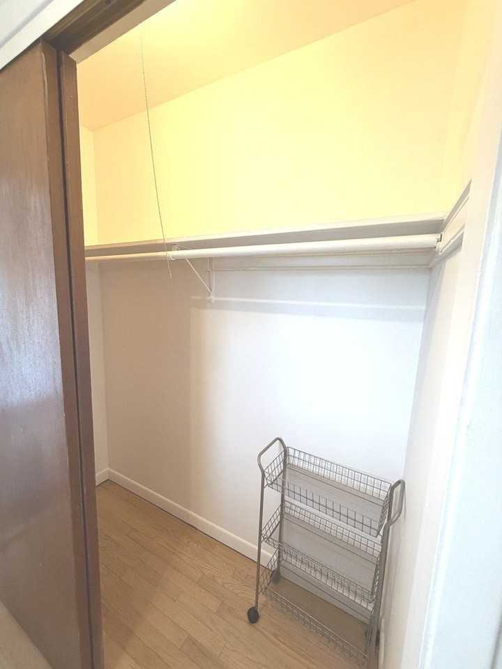1995 Howard Ave #1R - Photo 6 of 21