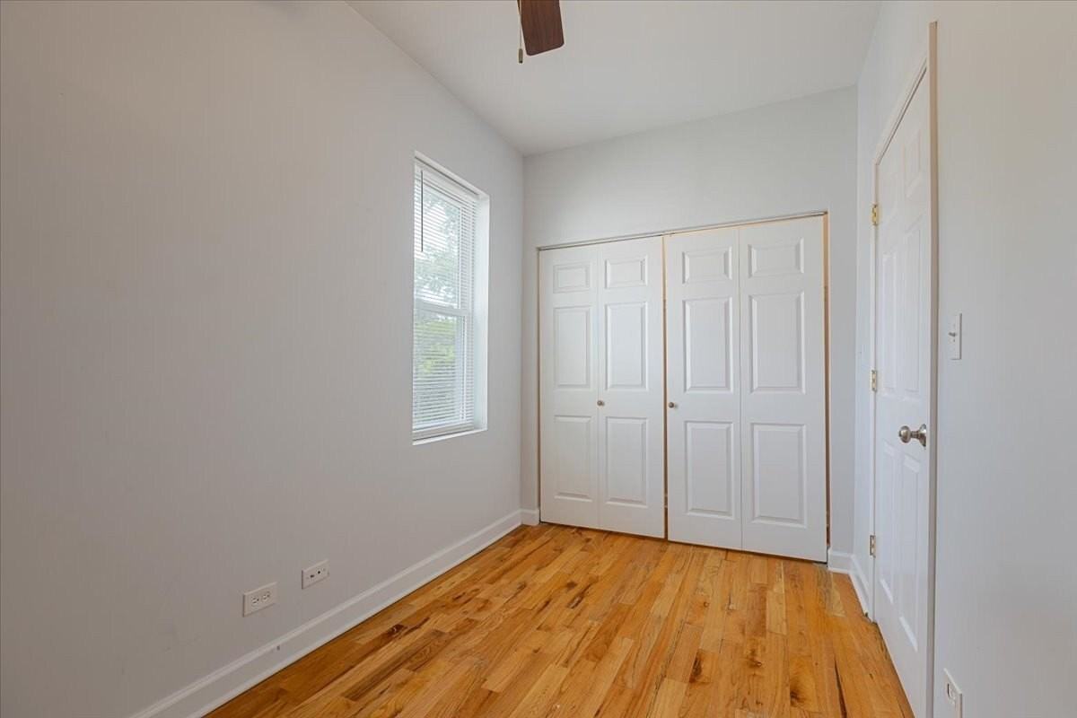 1234 W 49th Pl #2R - Photo 6 of 9